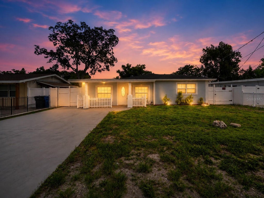 Photo of 7413 N Arrawana Avenue, Tampa, FL 33614 (MLS # O6432553)
