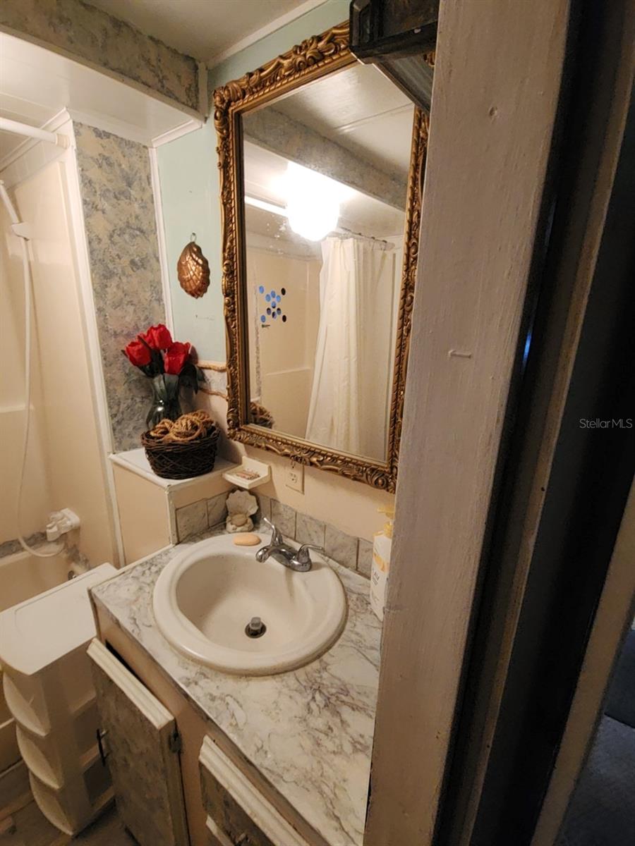 OUTDOOR RESORTS AMERICA - Residential Lease