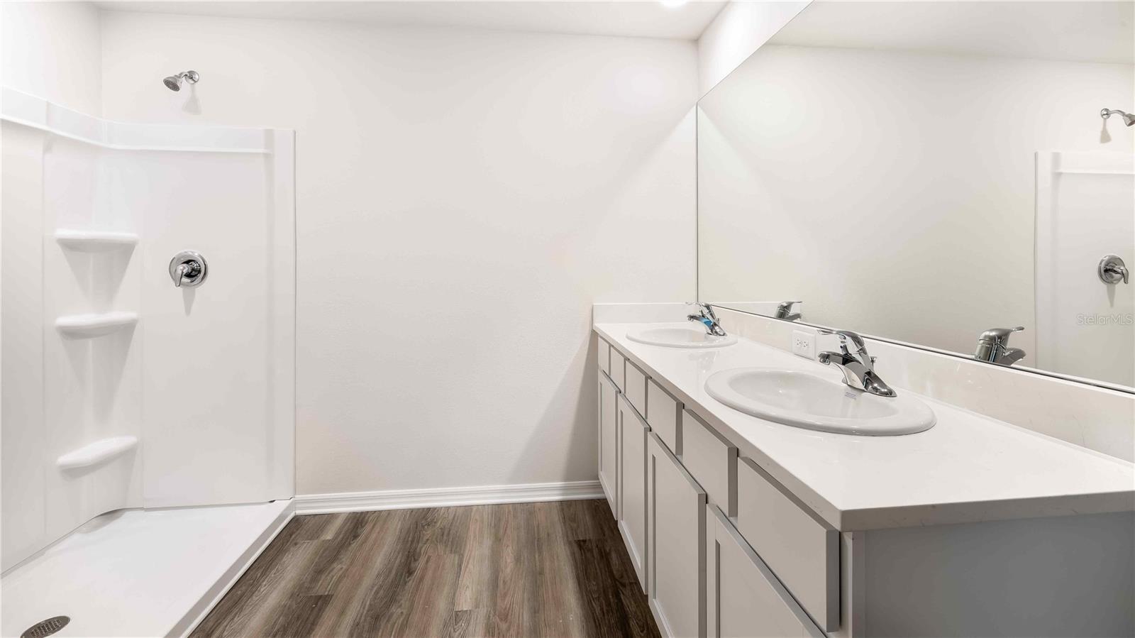 STAR FARMS AT LAKEWOOD RANCH - Residential
