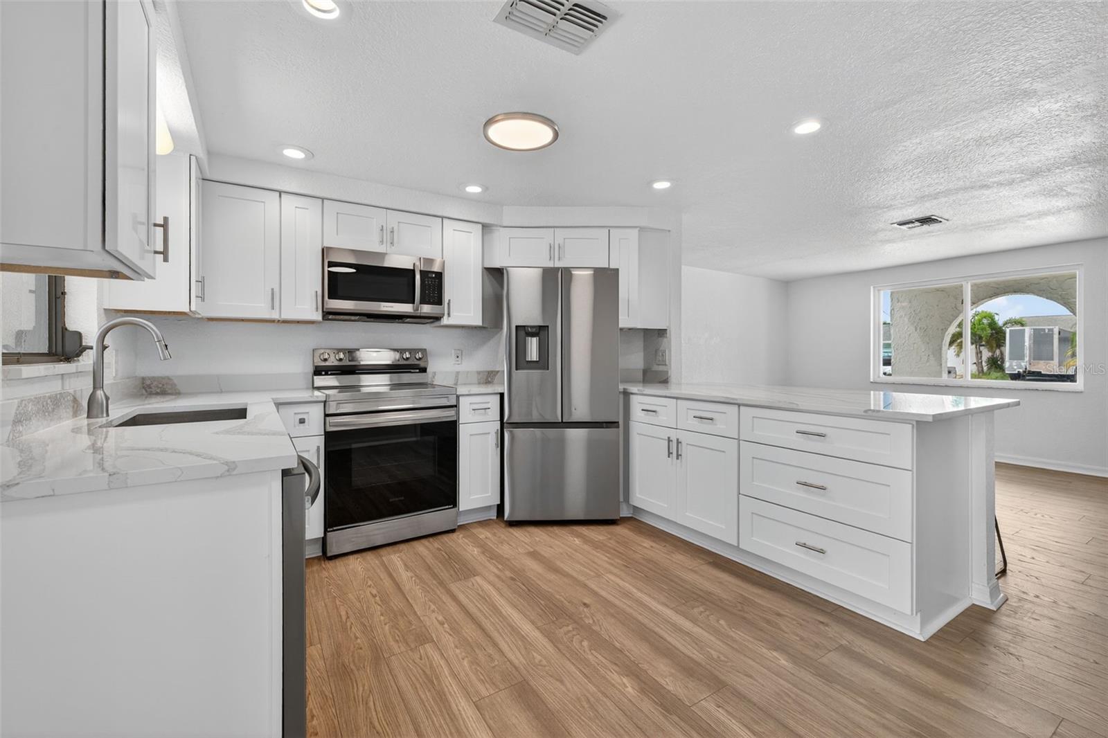 HUDSON BEACH ESTATES - Residential