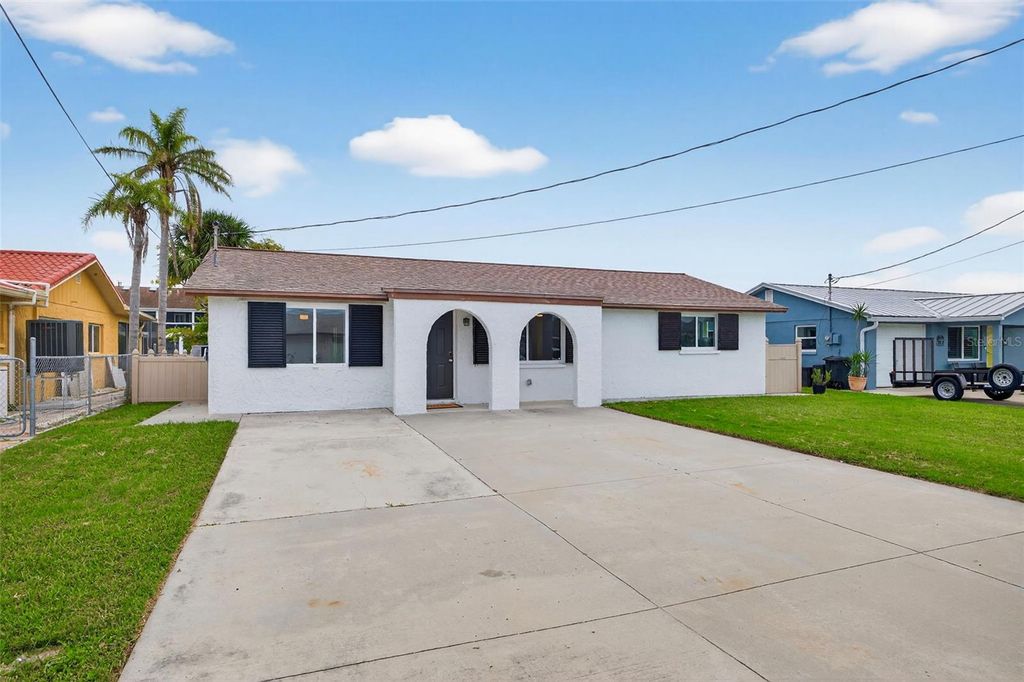 Photo of 13912 Darlene Avenue, Hudson, FL 34667 (MLS # TB8415293)