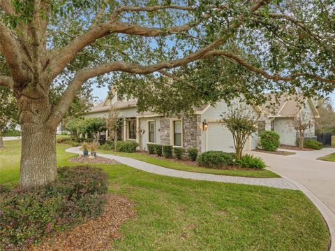 A home in LAKELAND