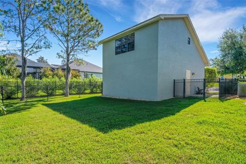 A home in LAKELAND