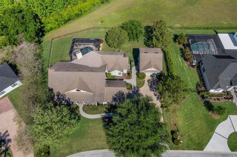 A home in LAKELAND