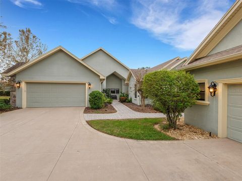 A home in LAKELAND