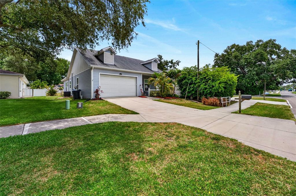 Photo of 1535 Pinehurst Road, Dunedin, FL 34698 (MLS # TB8521705)