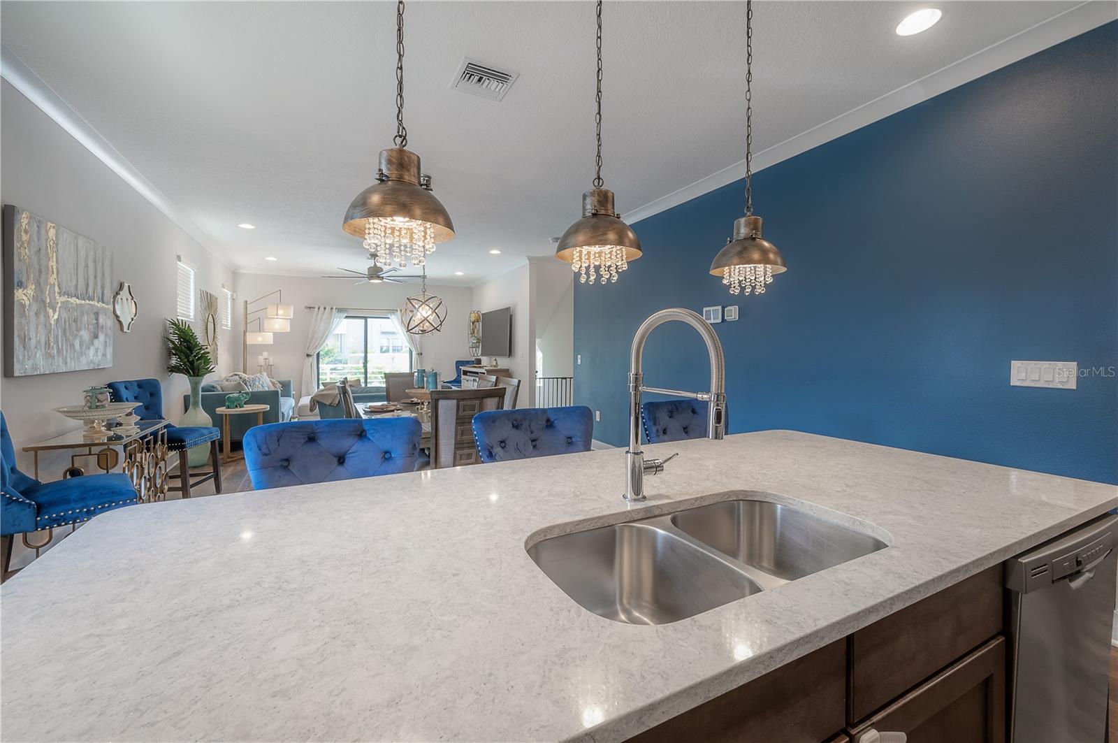 UPTOWN KENWOOD - Residential Lease