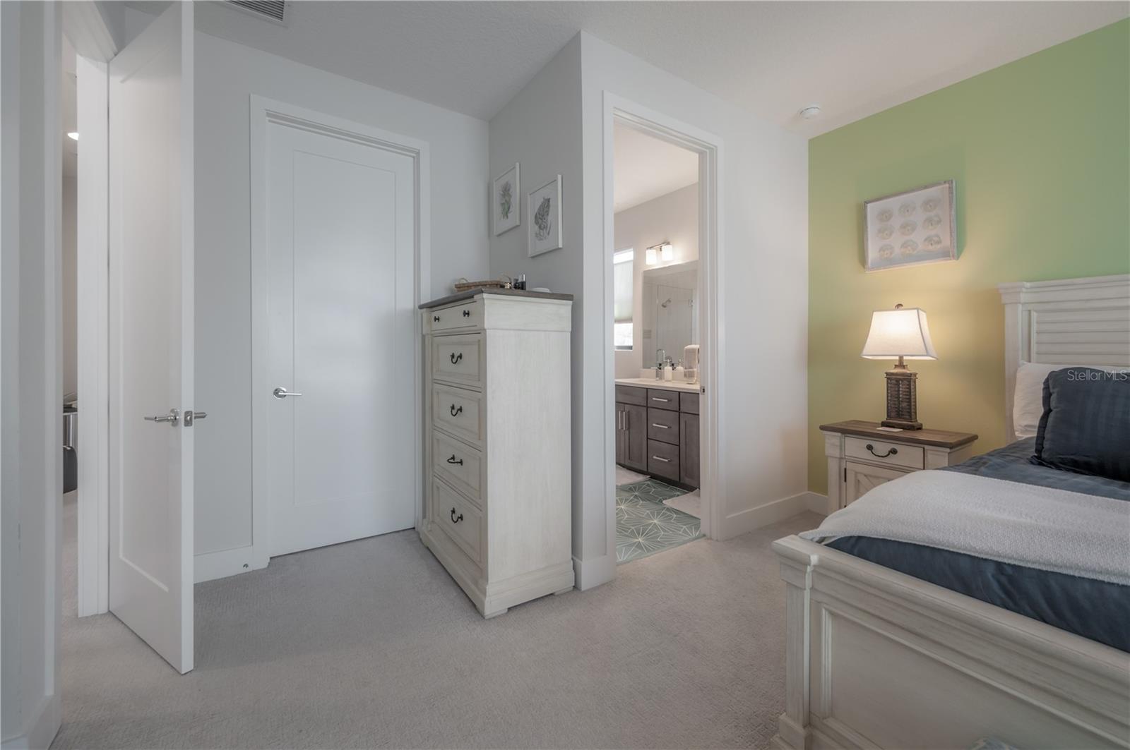UPTOWN KENWOOD - Residential Lease