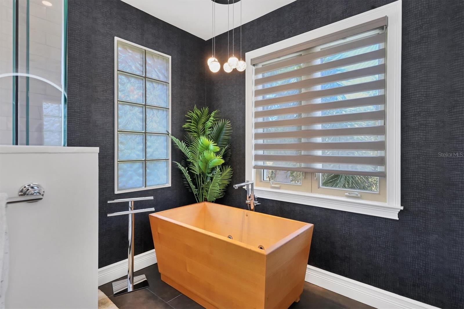 BIRD KEY SUB - Residential Lease