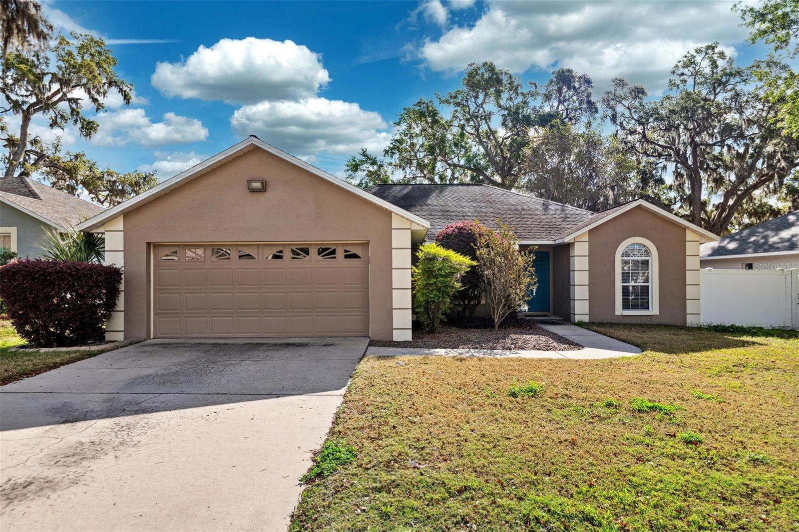 2329 TOWERING OAKS CIRCLE