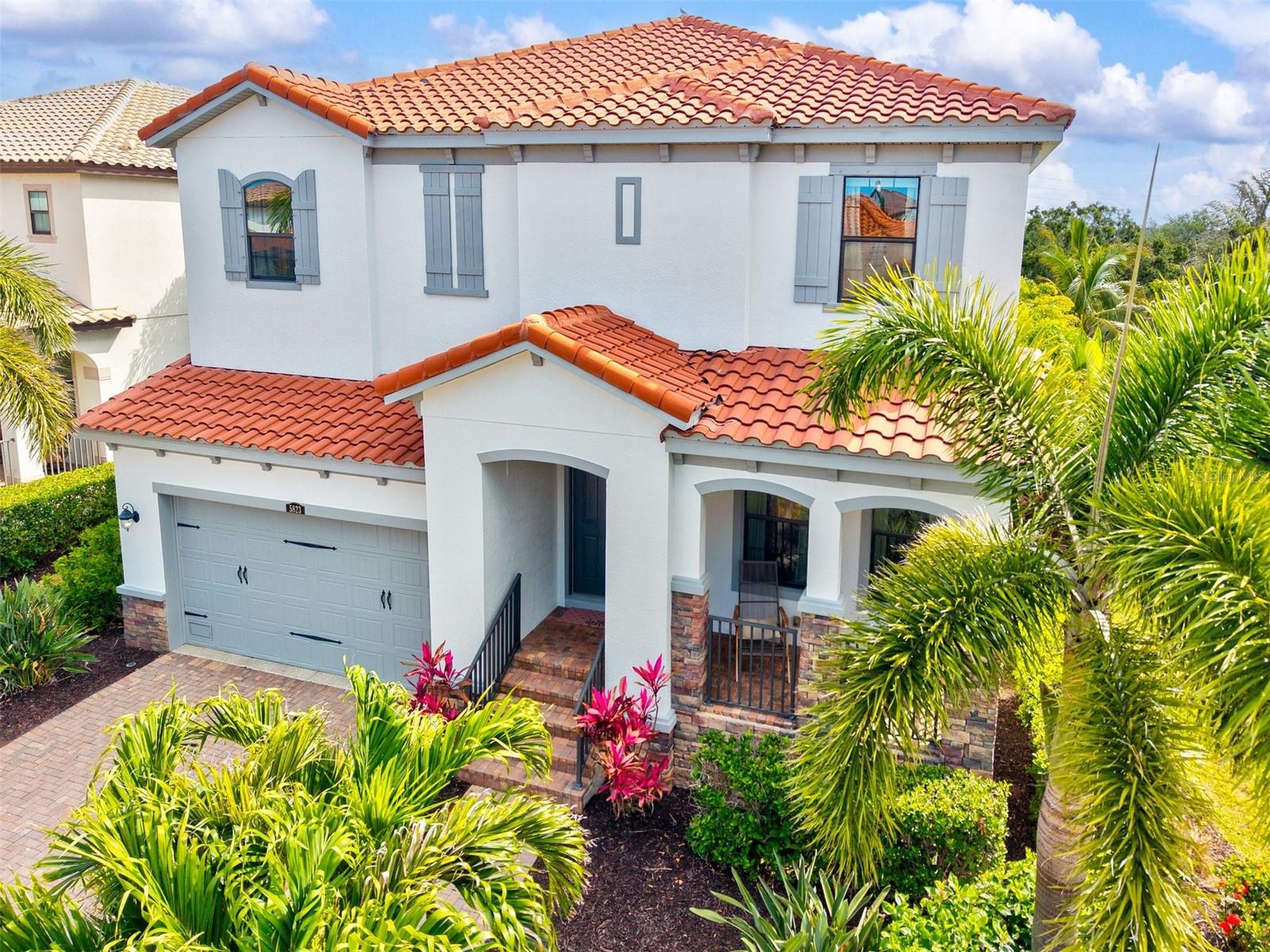 5823 TITLE ROW DRIVE