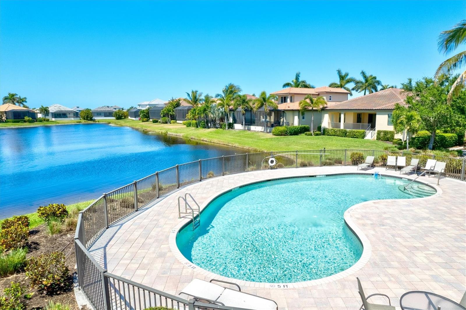 LEGENDS BAY - Residential