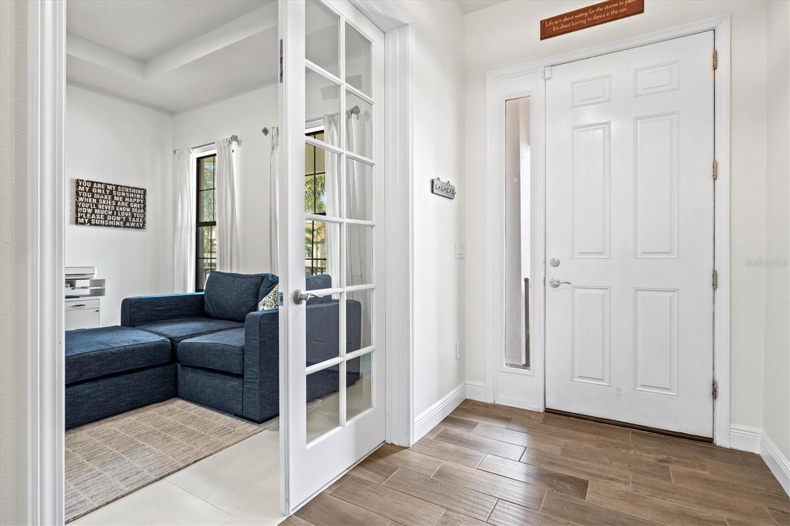 5823 TITLE ROW DRIVE
