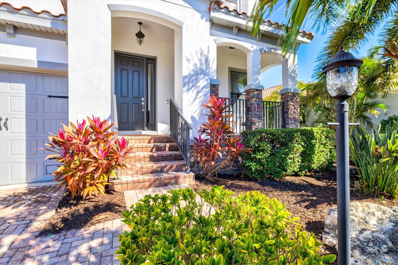 LEGENDS BAY - Residential