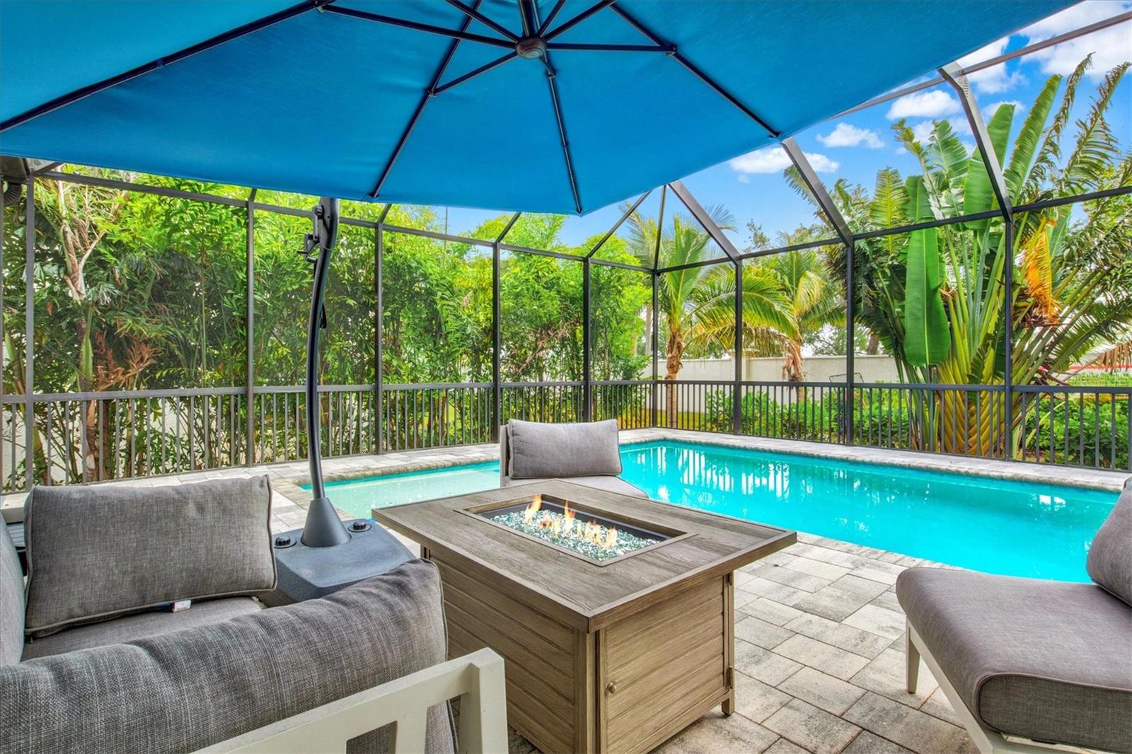 5823 TITLE ROW DRIVE