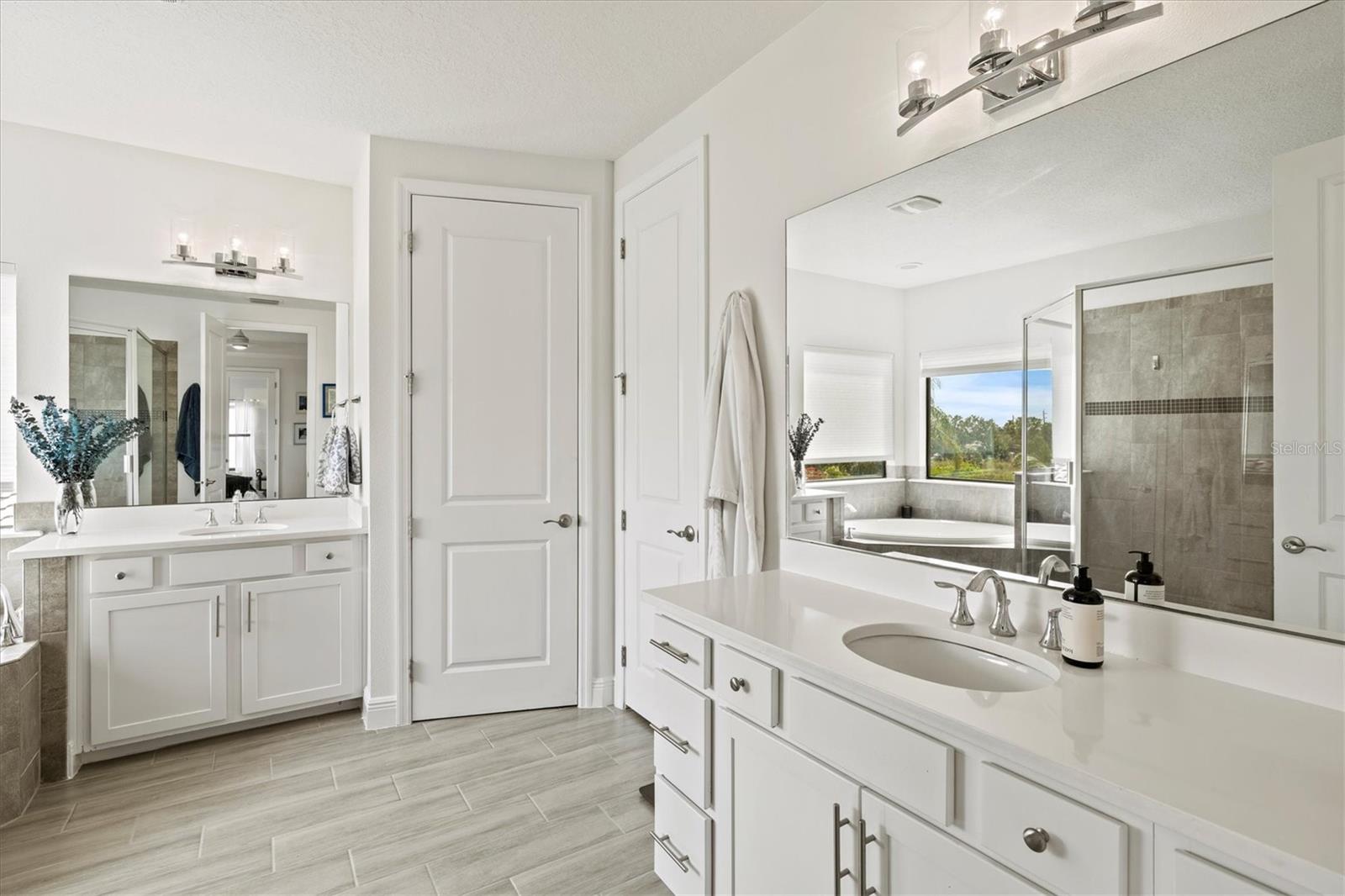 LEGENDS BAY - Residential