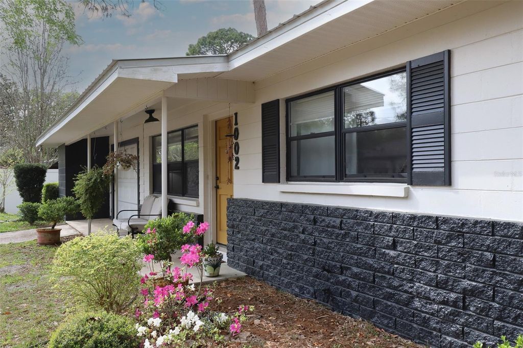 Photo of 1002 NE 19th Place, Gainesville, FL 32609 (MLS # GC539212)