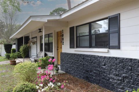 Photo of 1002 NE 19th Place, Gainesville, FL 32609 (MLS # GC539212)