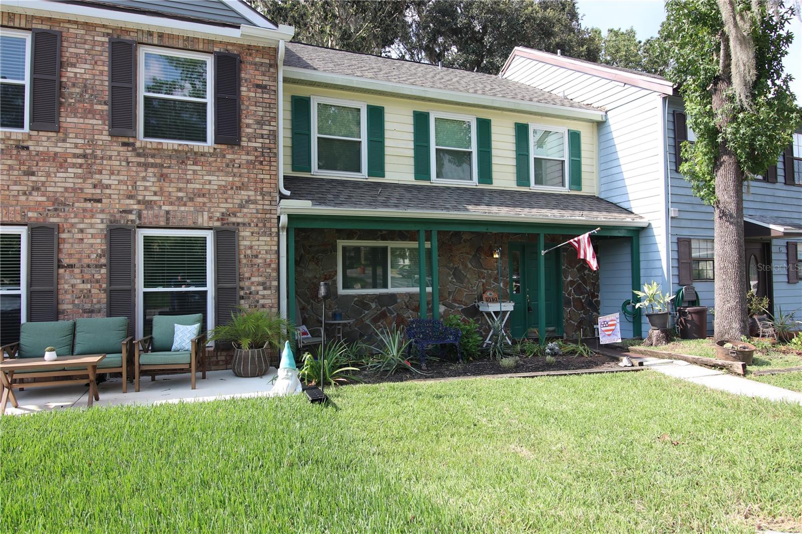 Photo 4 of 28 of 912 COACHLIGHT LANE townhome