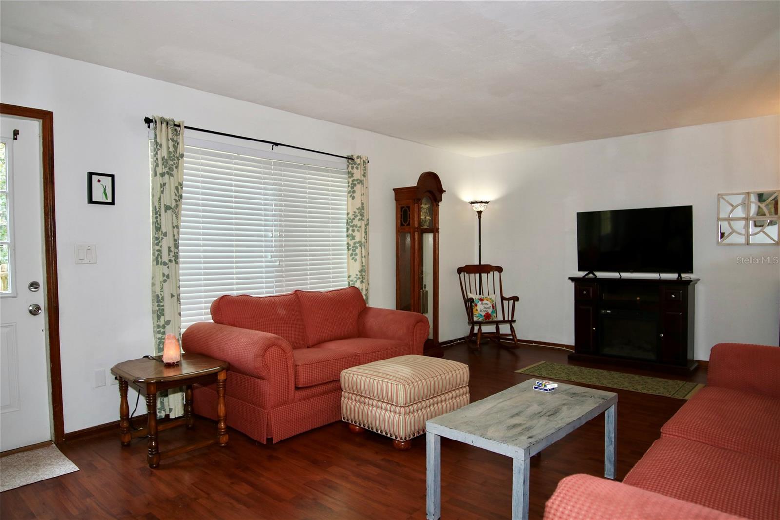 Photo 6 of 28 of 912 COACHLIGHT LANE townhome