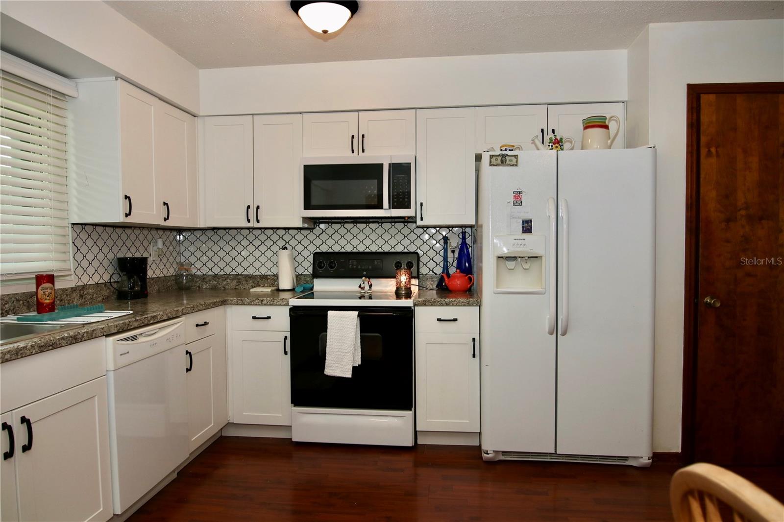 Photo 18 of 28 of 912 COACHLIGHT LANE townhome