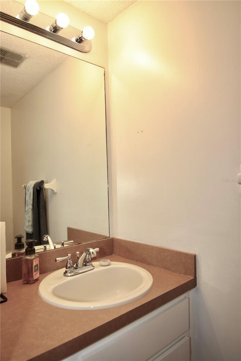 Photo 20 of 28 of 912 COACHLIGHT LANE townhome