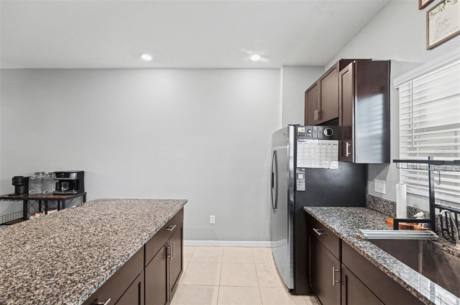 PALM RIVER TWNHMS PH 2 - Residential