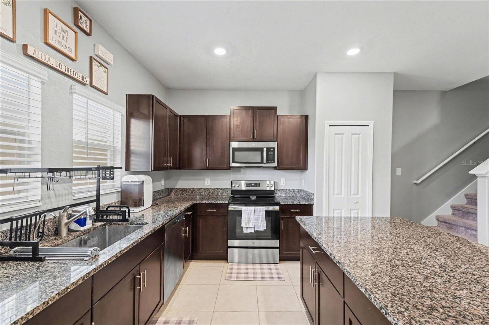 PALM RIVER TWNHMS PH 2 - Residential