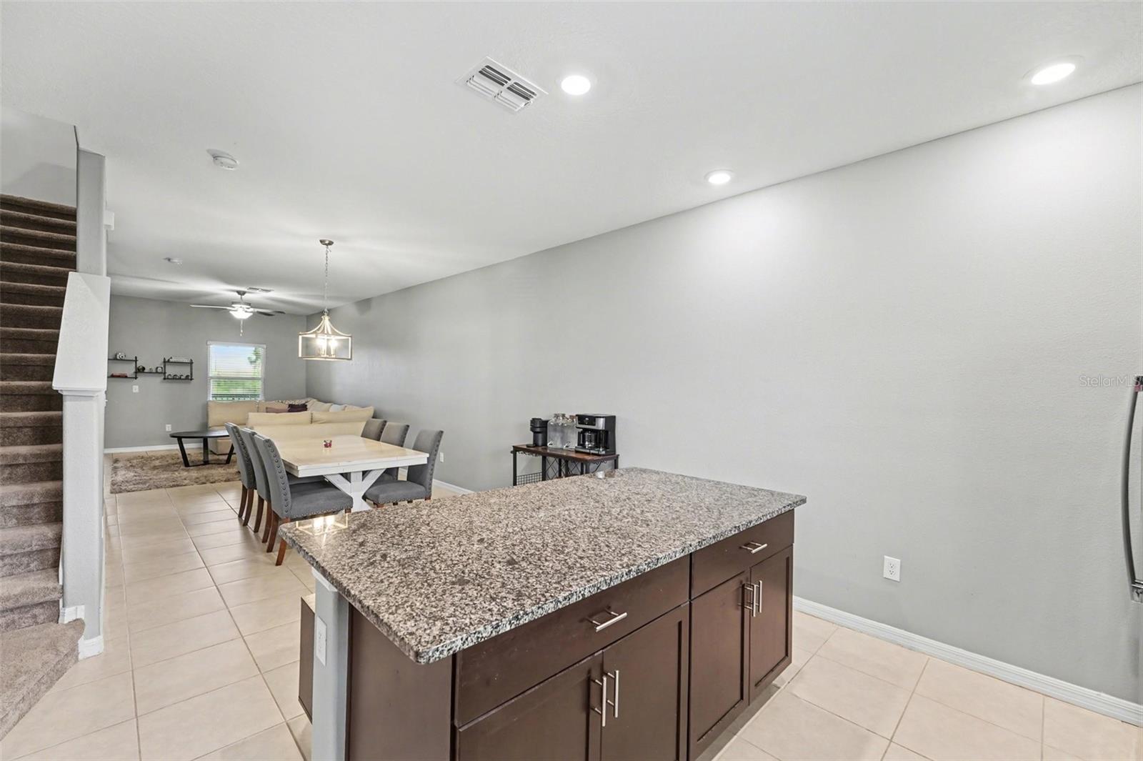 PALM RIVER TWNHMS PH 2 - Residential