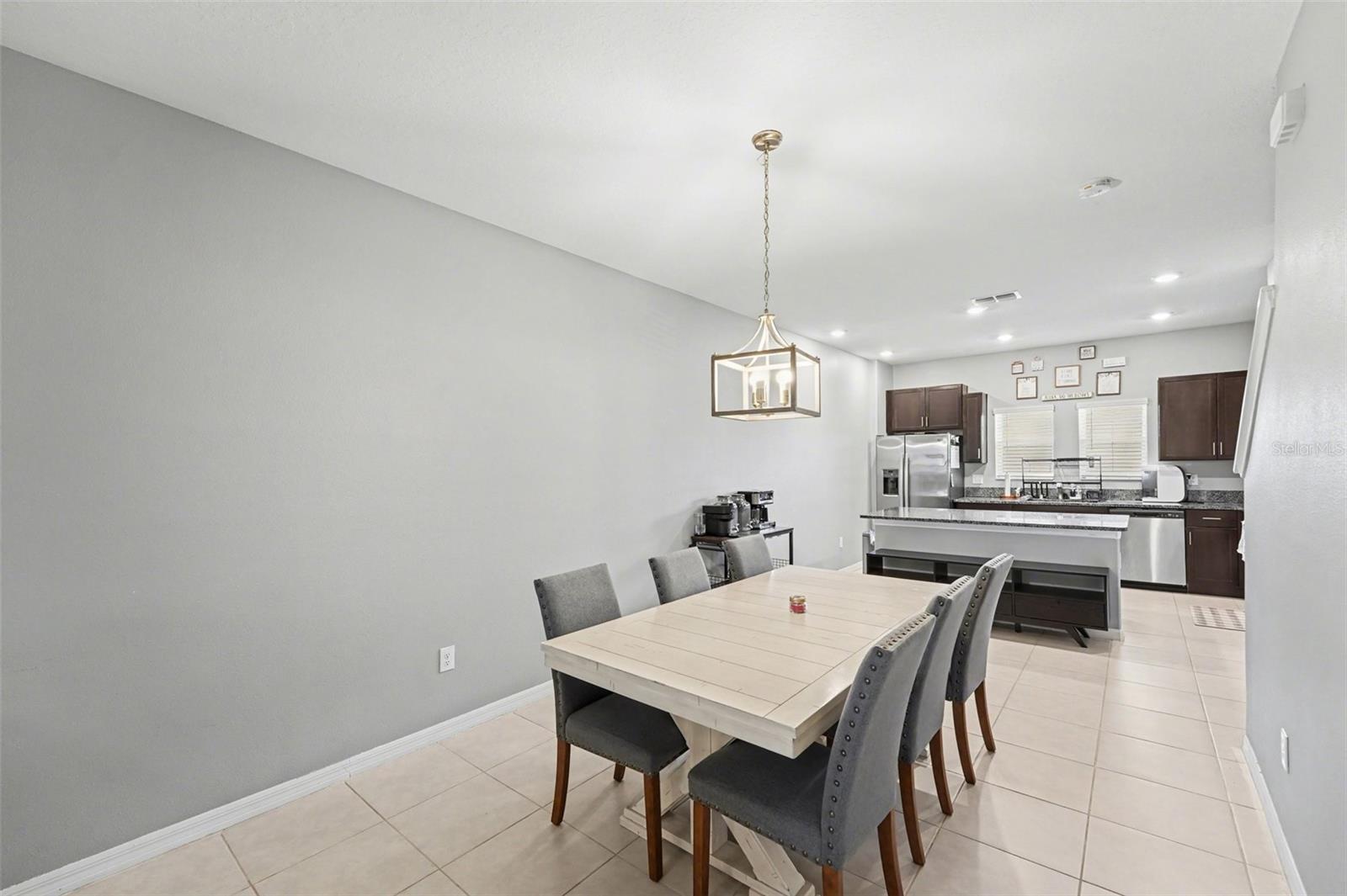 PALM RIVER TWNHMS PH 2 - Residential