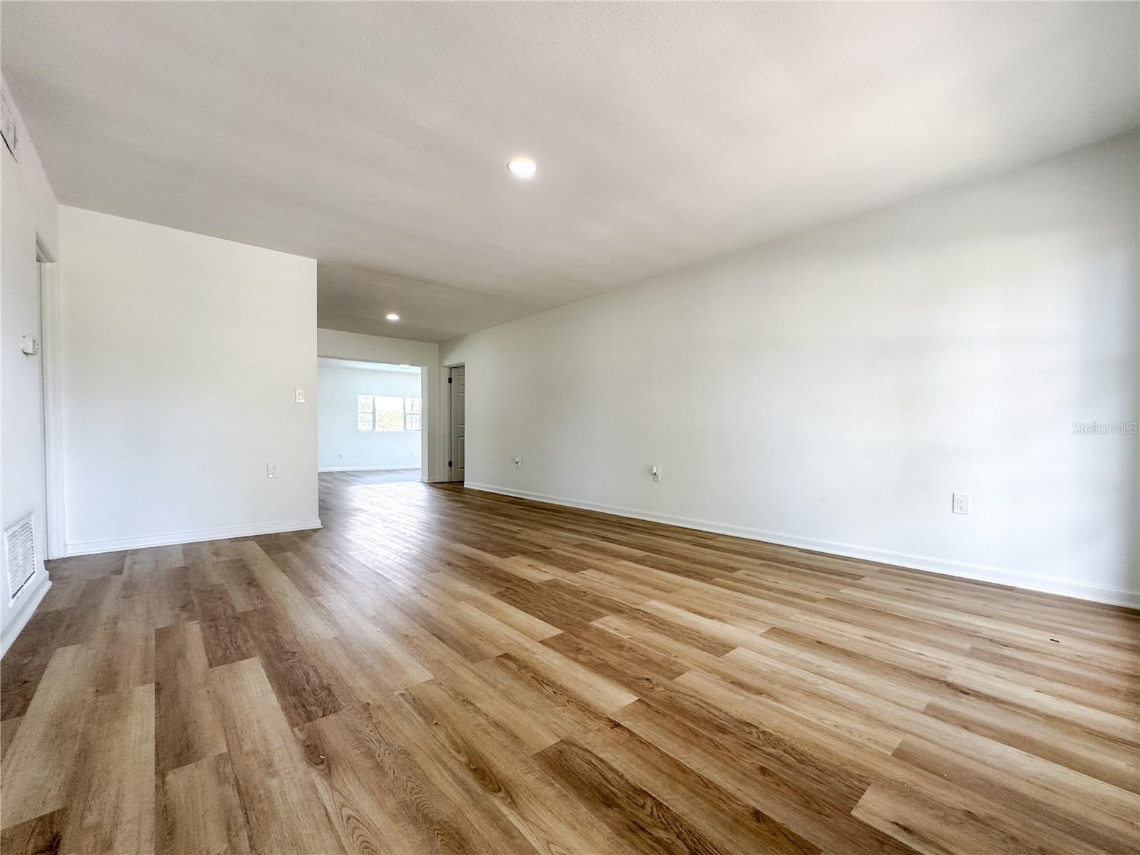 2511 SANDY LANE
