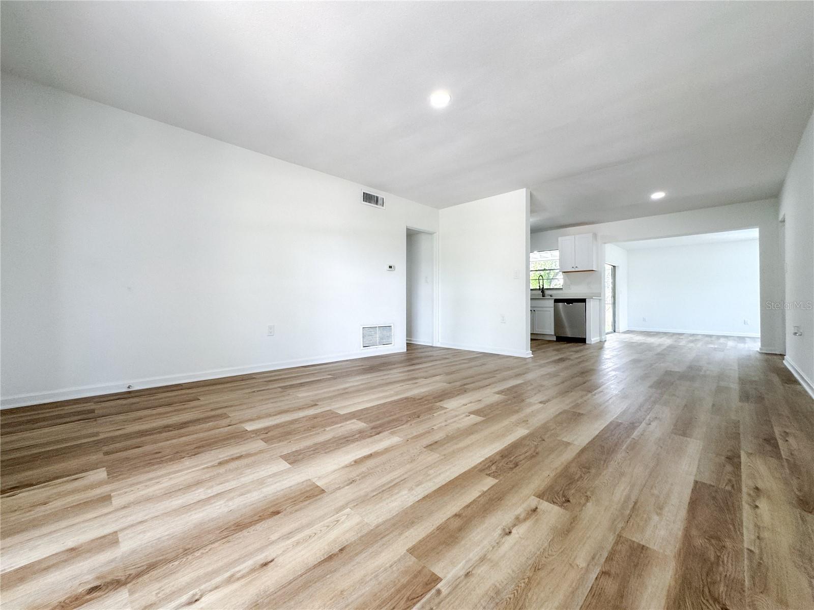 2511 SANDY LANE