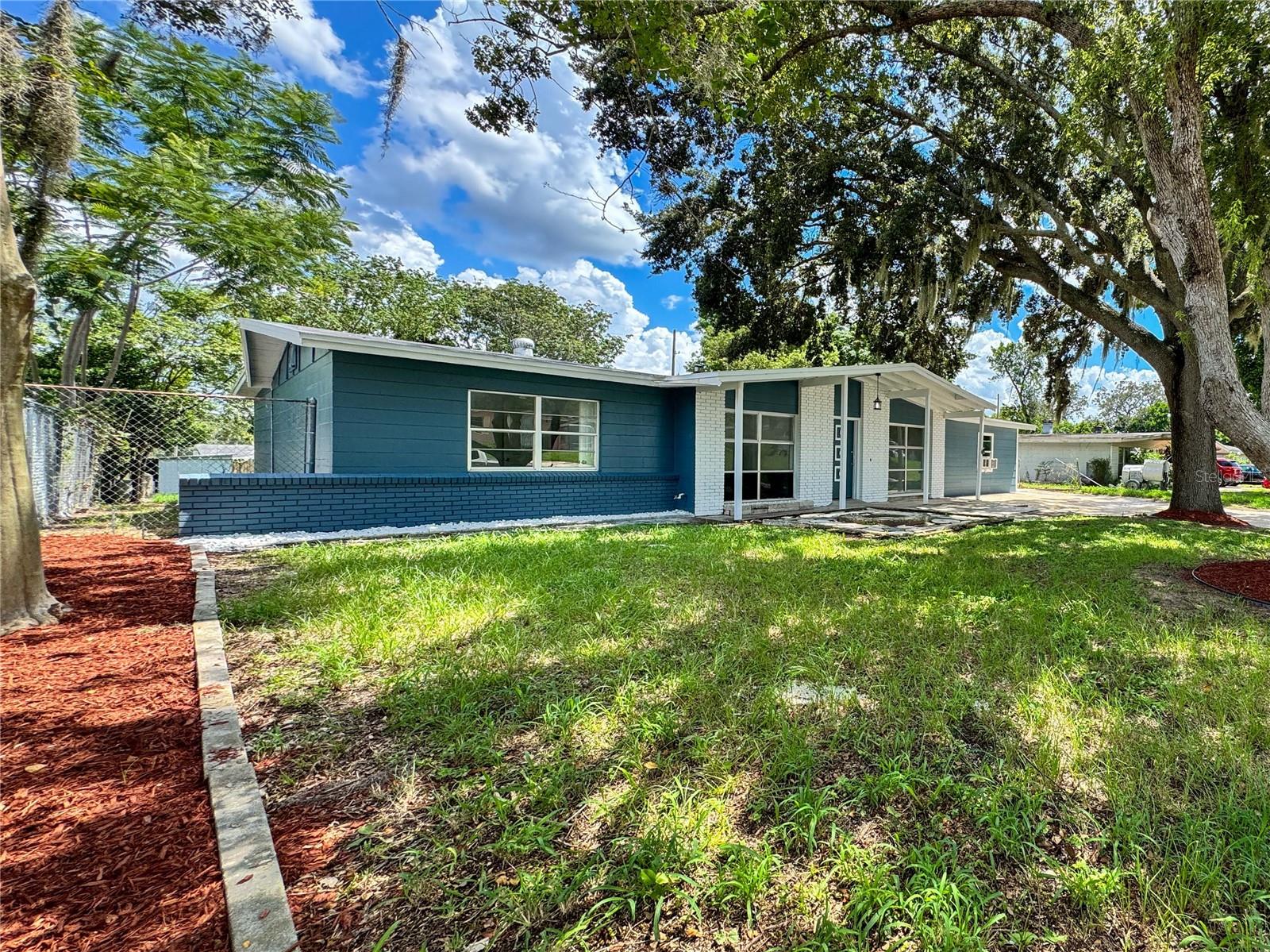 2511 SANDY LANE