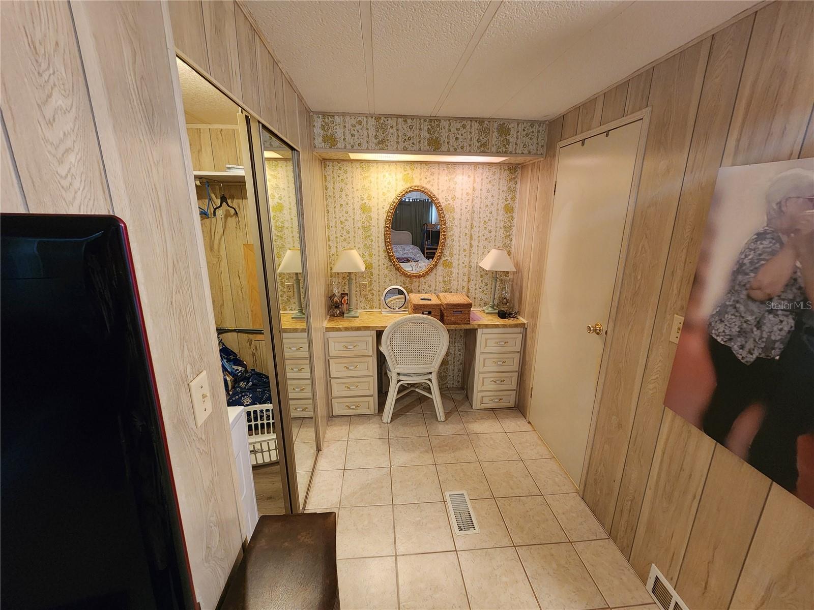 PALM LAKE ESTATES - Residential