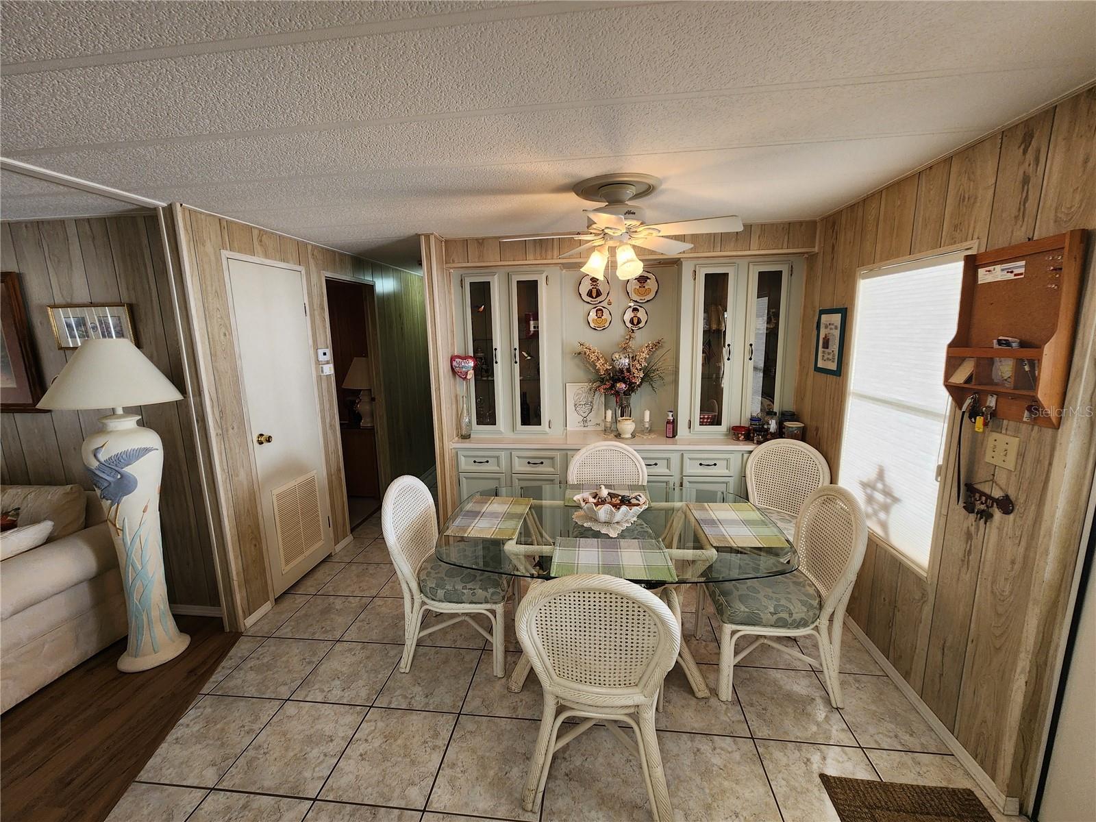 PALM LAKE ESTATES - Residential