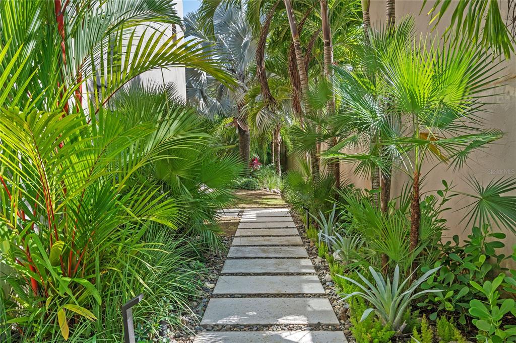 DORADO BEACH EAST - Residential