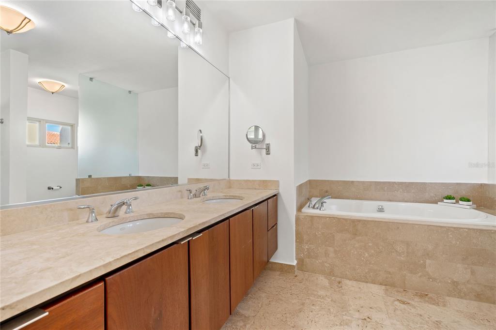 DORADO BEACH EAST - Residential