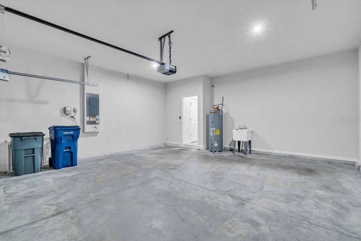 MOSS CREEK PH II SUBPH A - Residential Lease