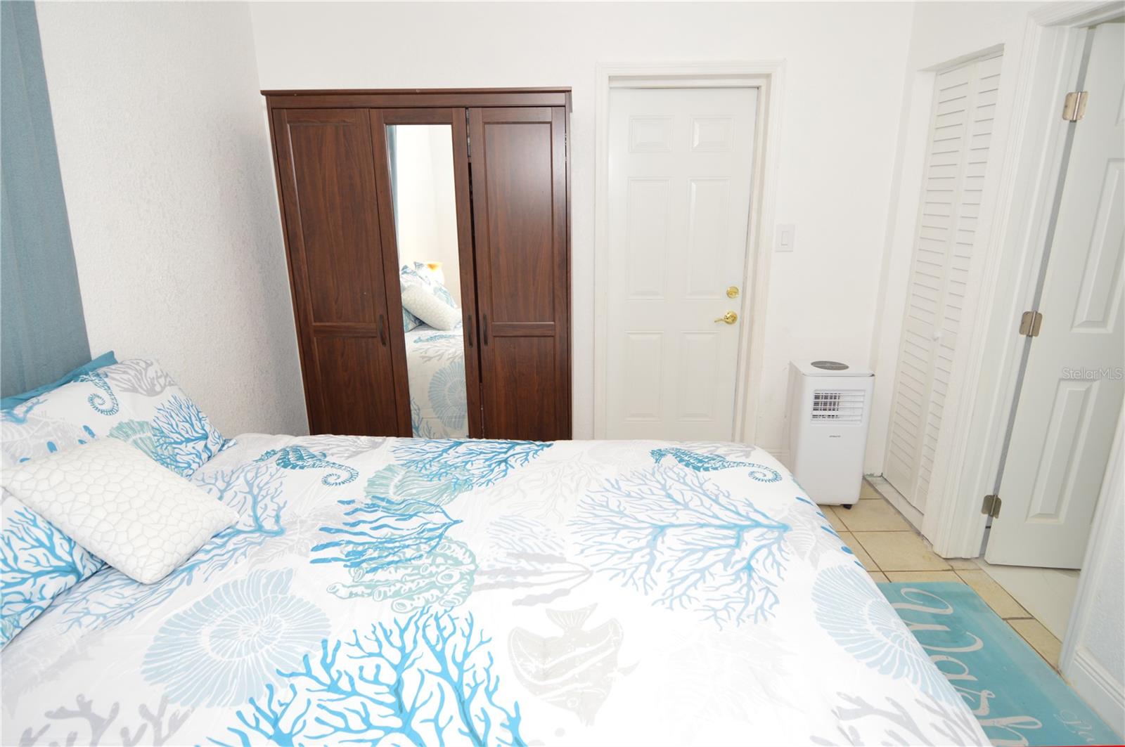 SUNNY SHORES - Residential Lease