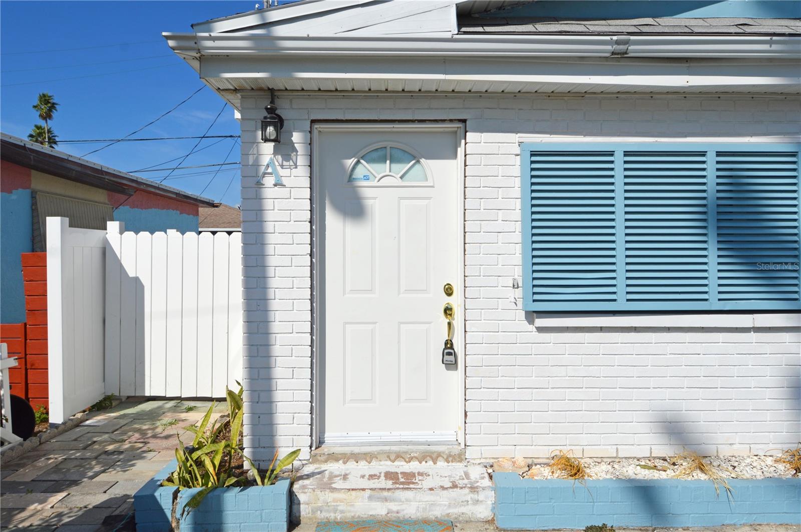 SUNNY SHORES - Residential Lease