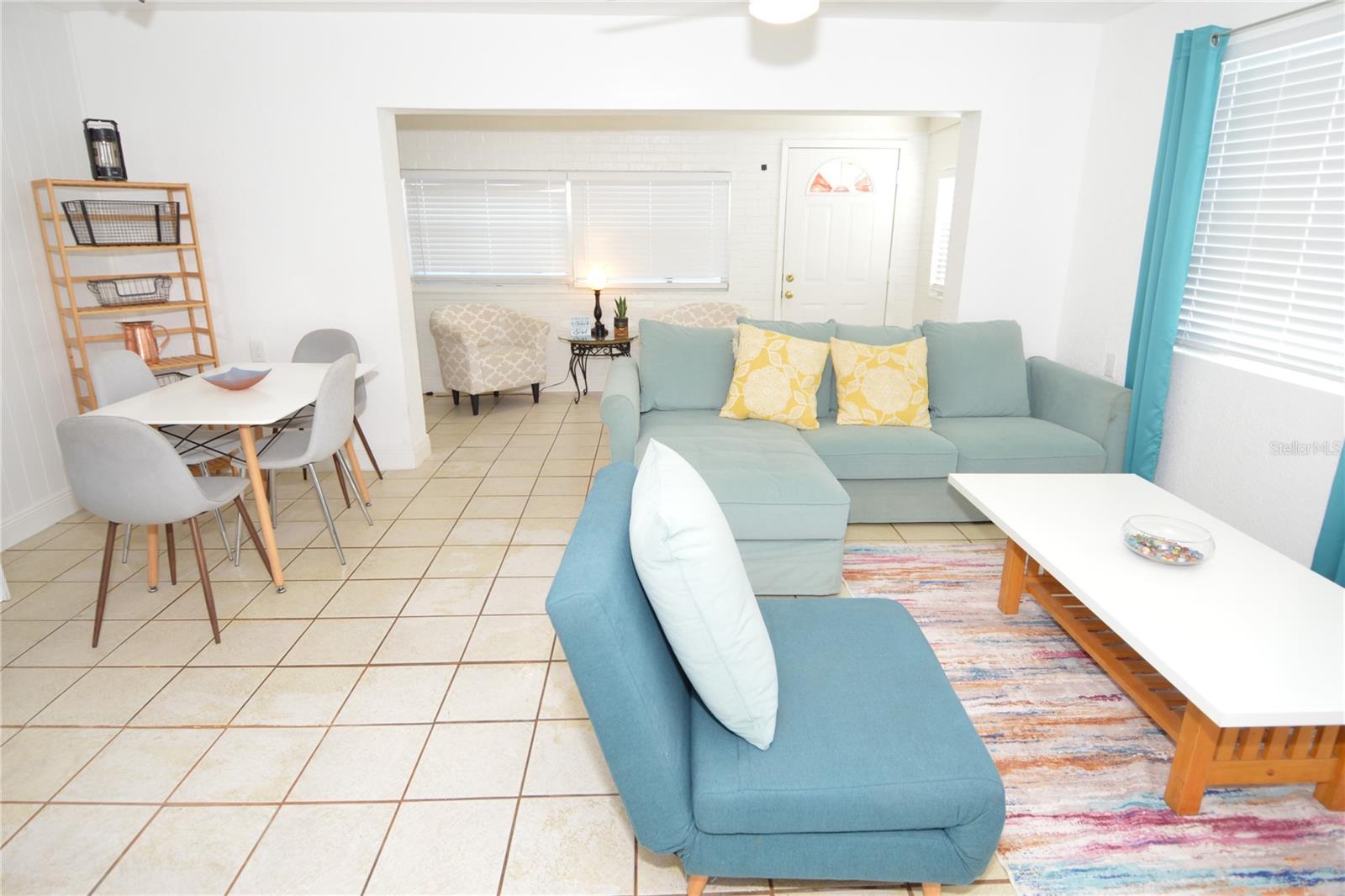 SUNNY SHORES - Residential Lease