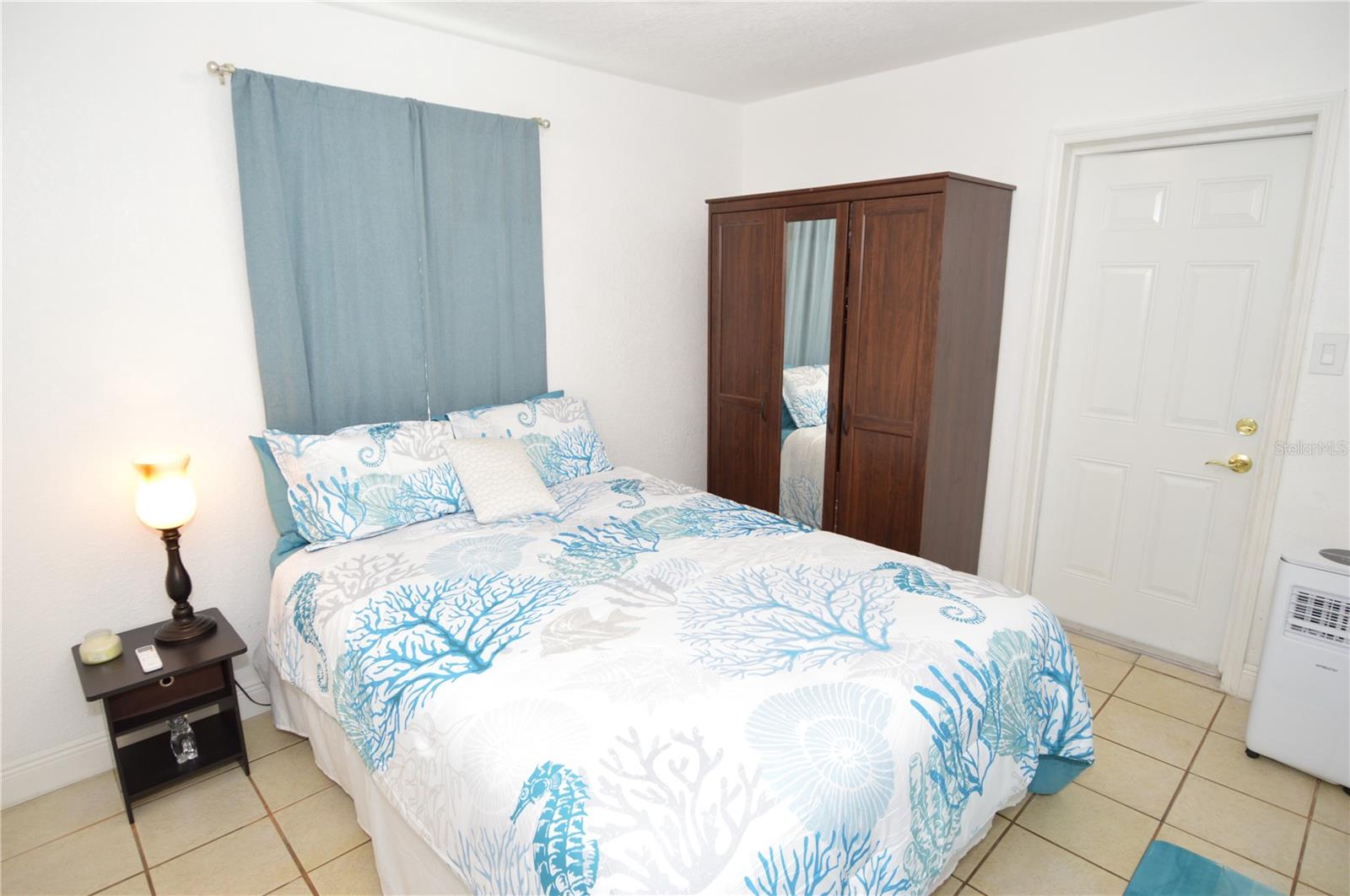 SUNNY SHORES - Residential Lease