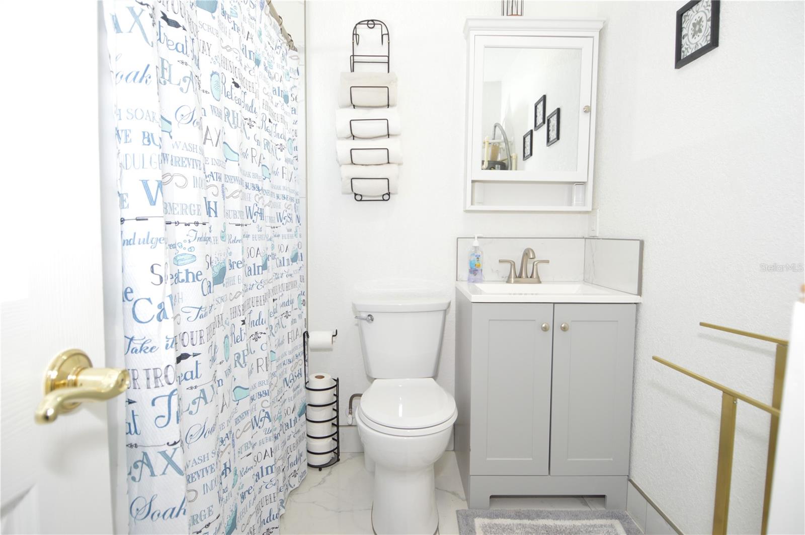 SUNNY SHORES - Residential Lease