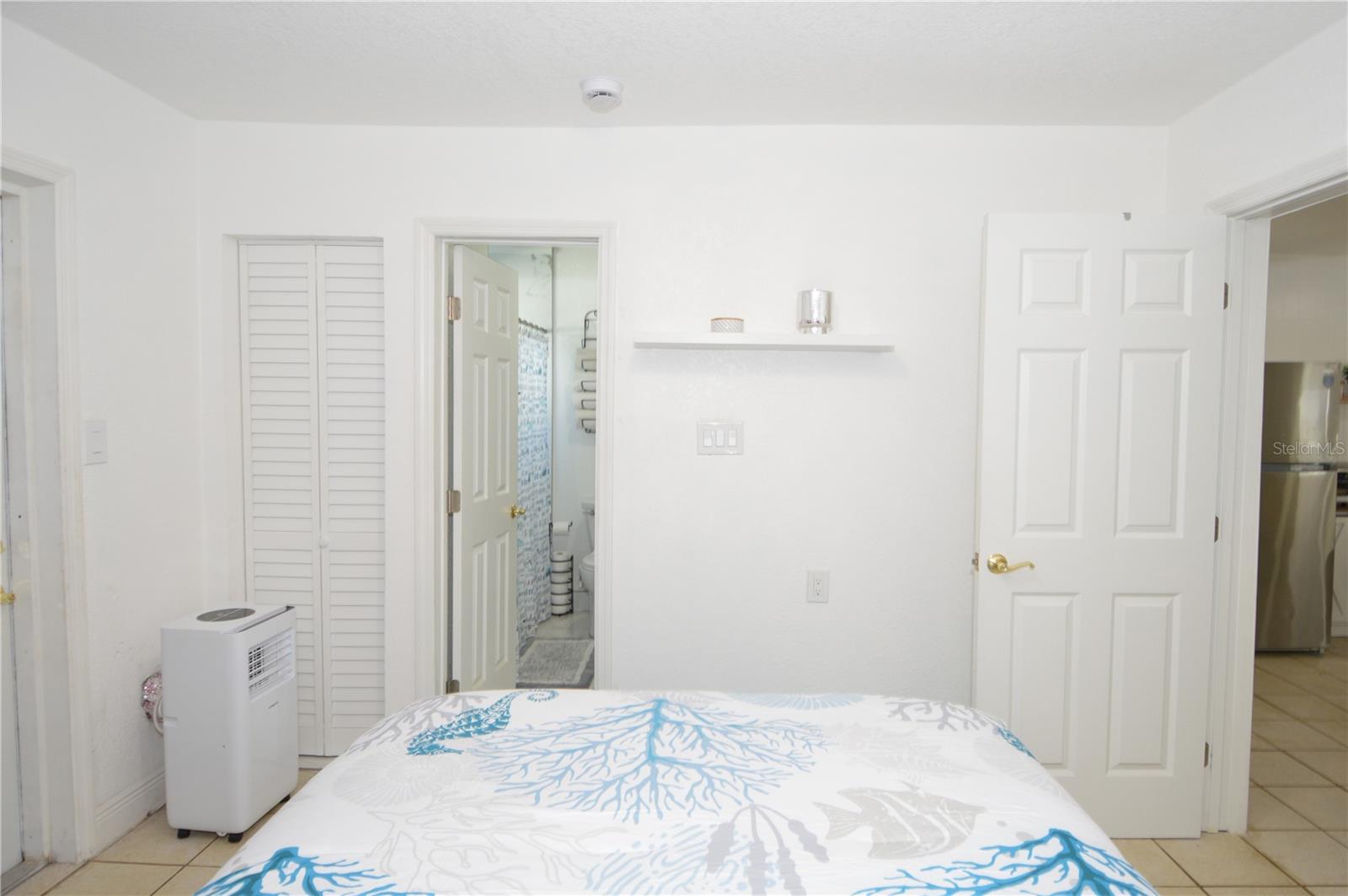 SUNNY SHORES - Residential Lease