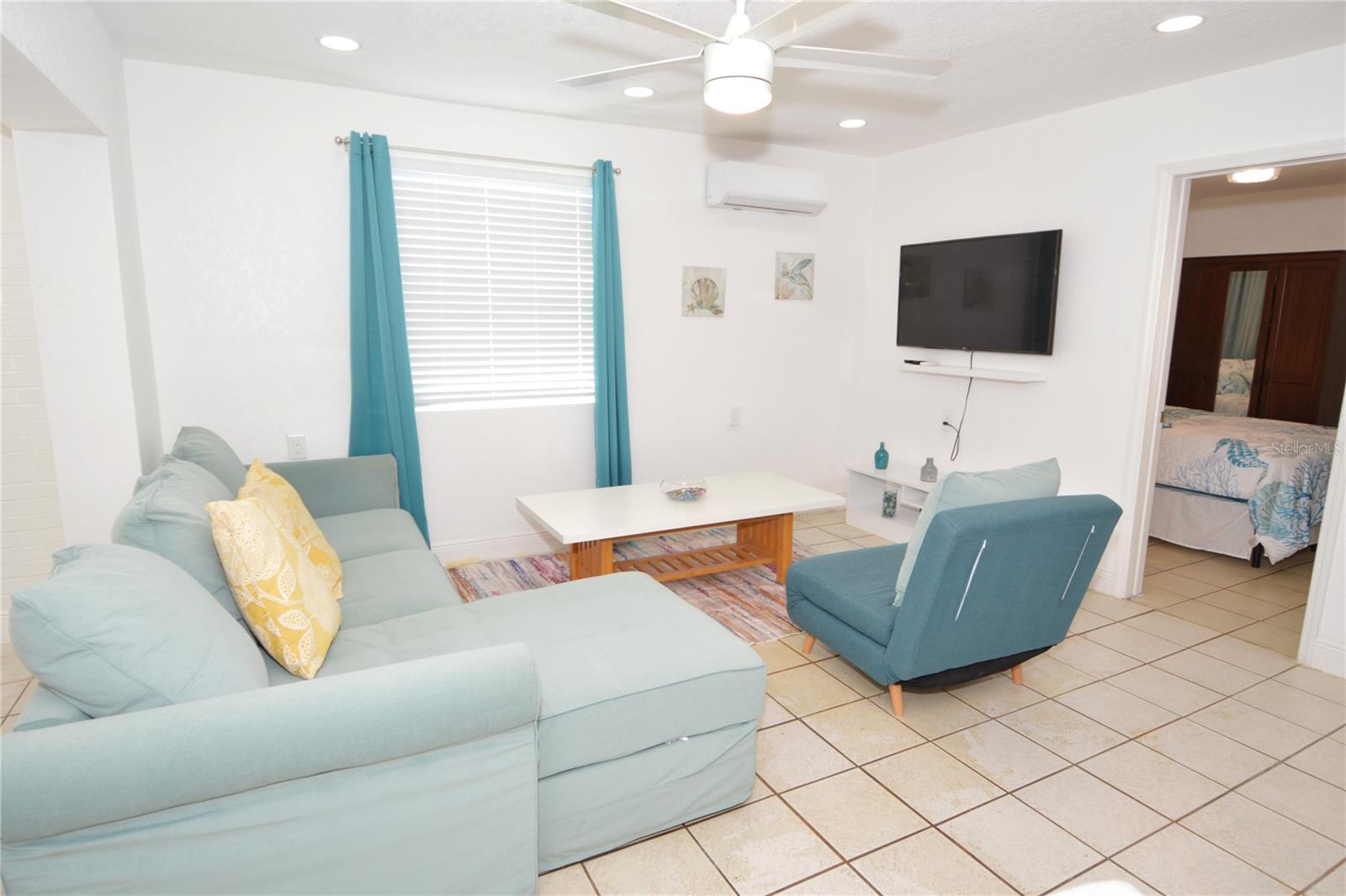 SUNNY SHORES - Residential Lease