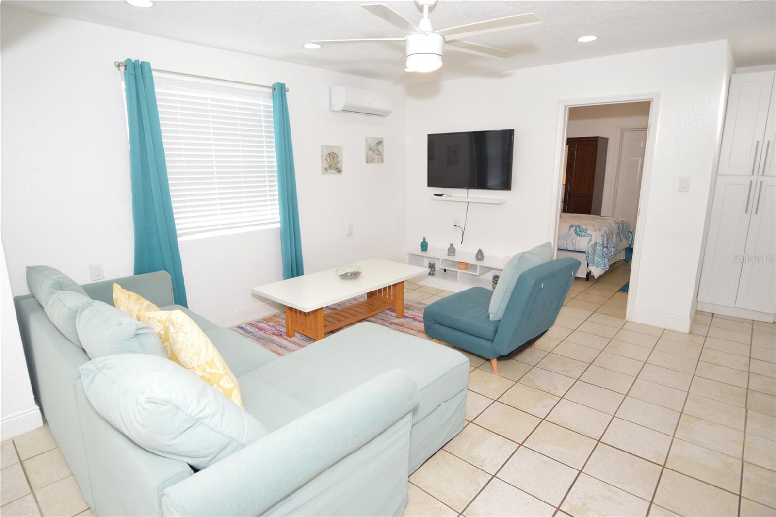 SUNNY SHORES - Residential Lease