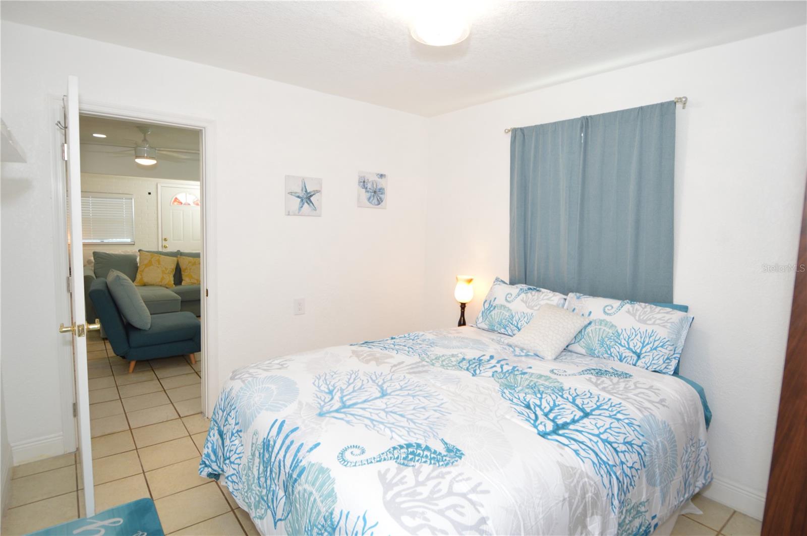 SUNNY SHORES - Residential Lease