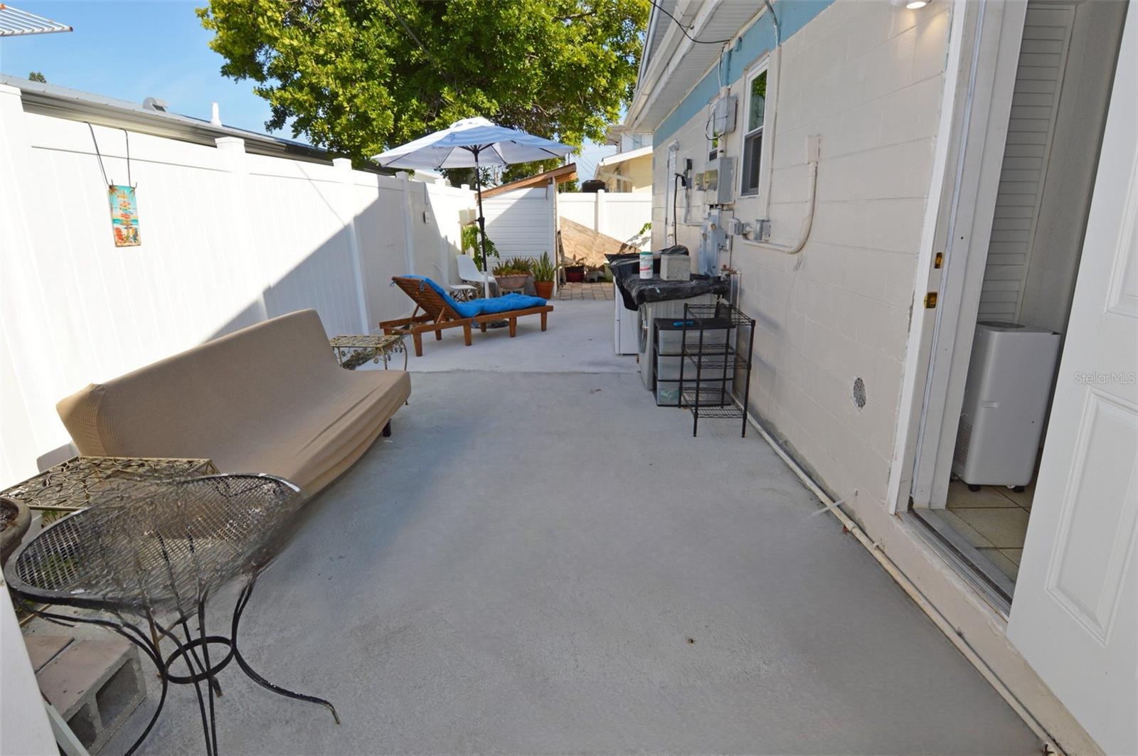 SUNNY SHORES - Residential Lease