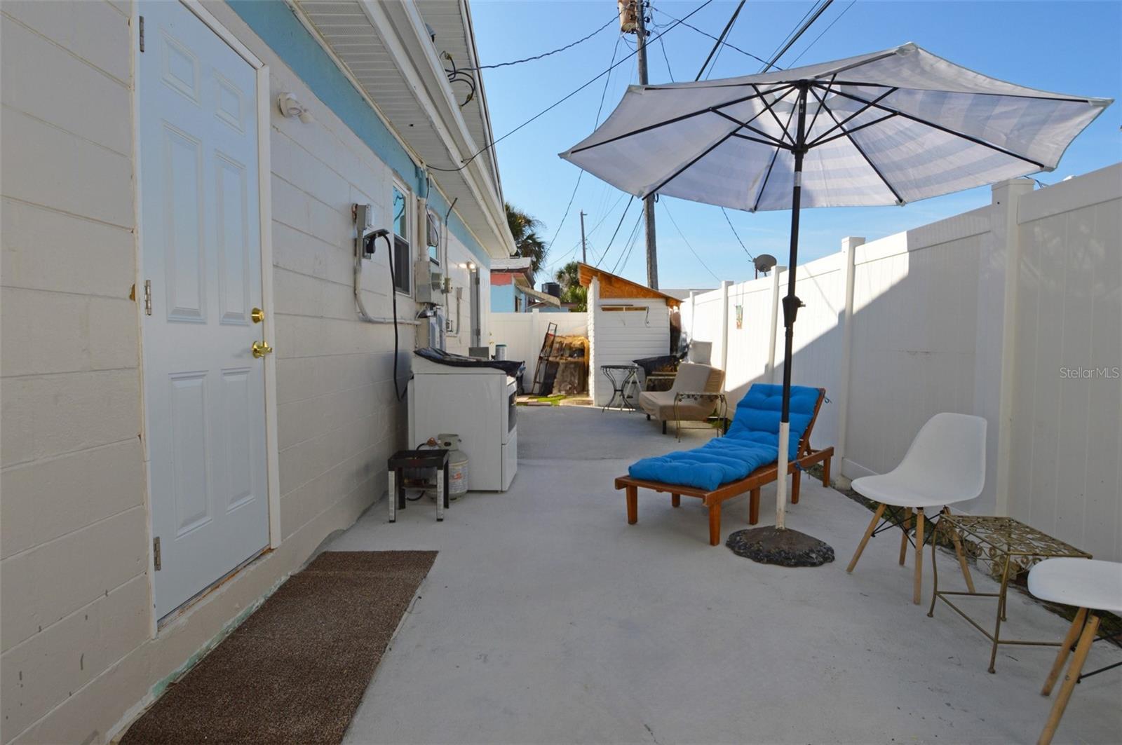 SUNNY SHORES - Residential Lease