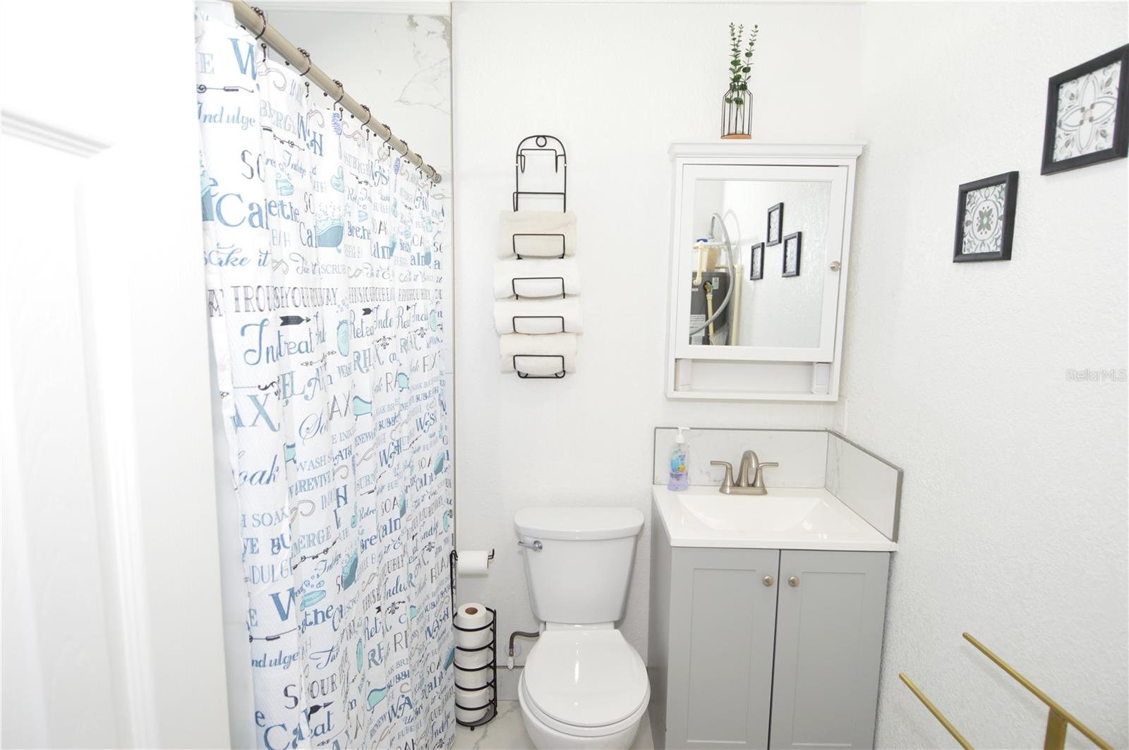 SUNNY SHORES - Residential Lease